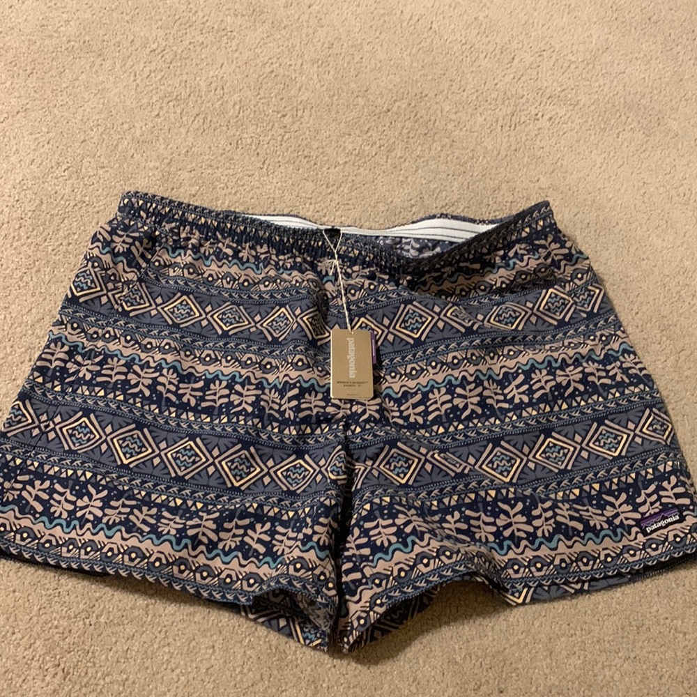 NWT Patagonia Women’s Baggies 5” - XL